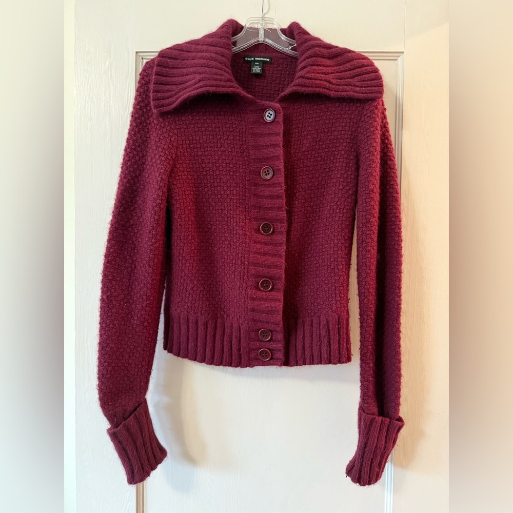 Club Monaco | Burgundy Textured Chunky Knit Button Front Cardigan - M